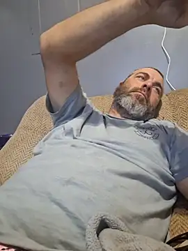 Snapshot of thickdaddy2982 chatting on 5, 3, 2025 thickdaddy2982 online show from 5, 3, 2025