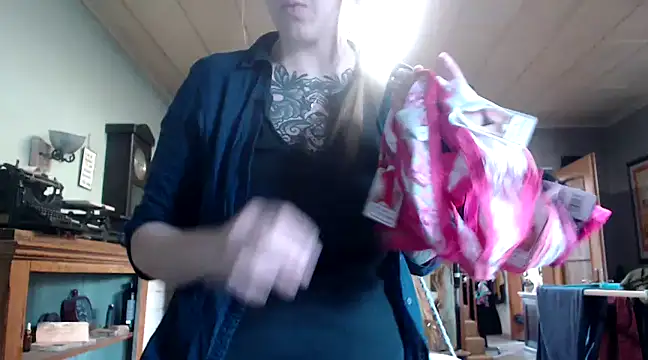 Astrid-Gilbert online show from 19, 2, 2025