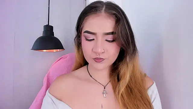 Shanntal  online show from 4, 10, 2025