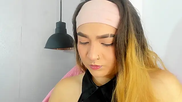 Shanntal  online show from 17, 10, 2025