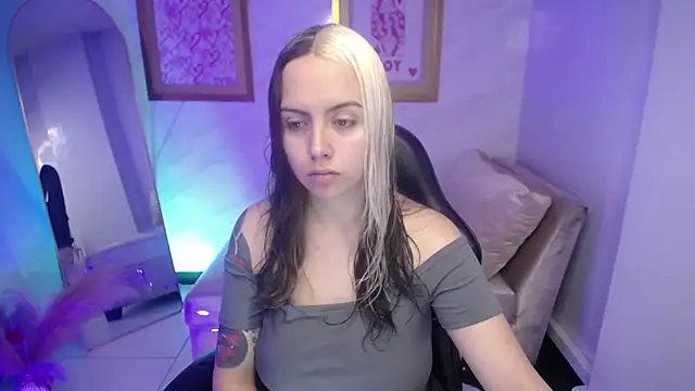 Hela v online show from 27, 9, 2025