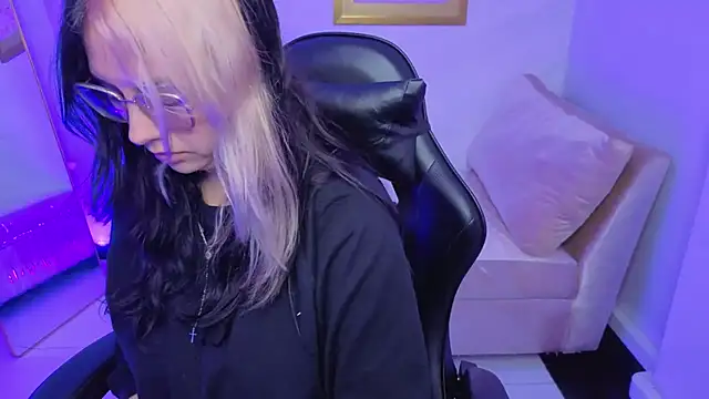 Hela v online show from 16, 1, 2026