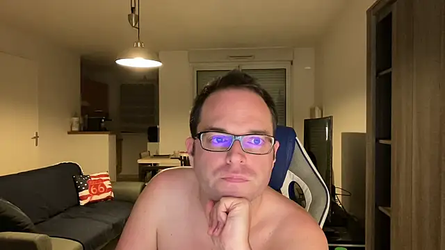 Funnyjul31 online show from 14, 2, 2025