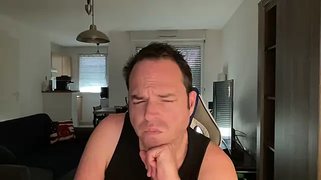 Funnyjul31 online show from 22, 2, 2025