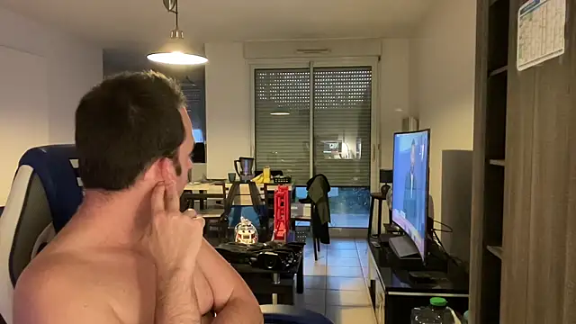 Funnyjul31 online show from 26, 2, 2025