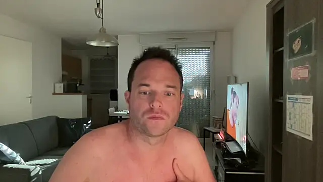 Funnyjul31 online show from 15, 4, 2026