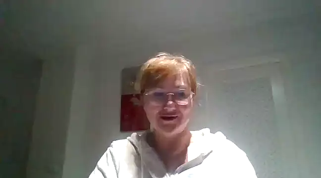 Snapshot of Luzia-Sal chatting on 10, 2, 2025 Luzia-Sal online show from 10, 2, 2025