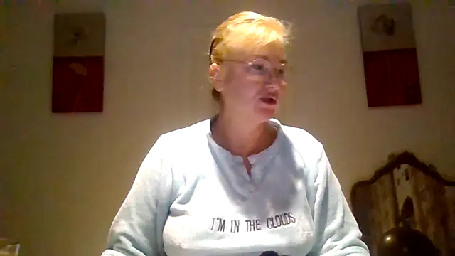 Snapshot of Luzia-Sal chatting on 19, 2, 2025 Luzia-Sal online show from 19, 2, 2025