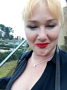 Snapshot of Luzia-Sal chatting on 19, 2, 2025 Luzia-Sal online show from 19, 2, 2025