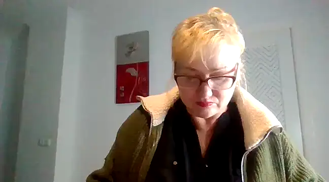 Snapshot of Luzia-Sal chatting on 5, 3, 2025 Luzia-Sal online show from 5, 3, 2025