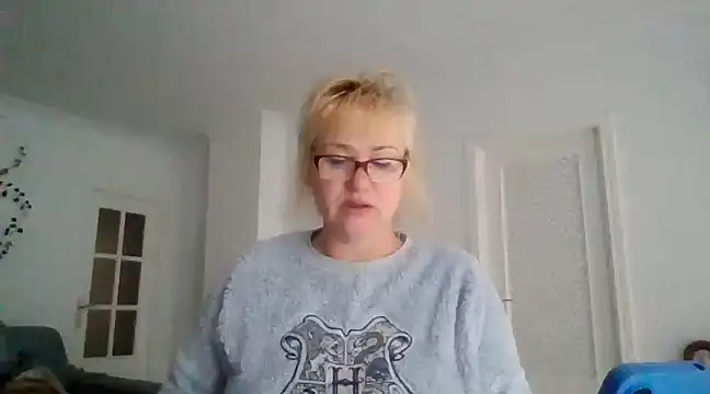 Snapshot of Luzia-Sal chatting on 7, 3, 2025 Luzia-Sal online show from 7, 3, 2025