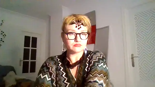 Snapshot of Luzia-Sal chatting on 12, 3, 2025 Luzia-Sal online show from 12, 3, 2025