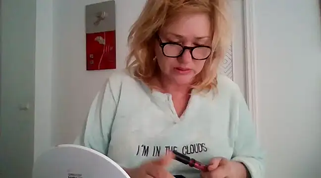 Snapshot of Luzia-Sal chatting on 15, 3, 2025 Luzia-Sal online show from 15, 3, 2025