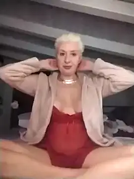 Snapshot of divinaerotica chatting on 26, 2, 2025 divinaerotica online show from 26, 2, 2025