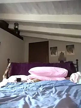 divinaerotica online show from 3, 2, 2026