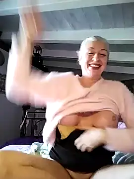 divinaerotica online show from 6, 3, 2026