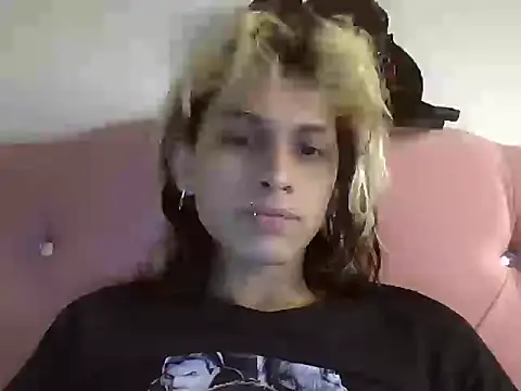 Snapshot of Olivia7u7 chatting on 15, 10, 2025 Olivia7u7 online show from 15, 10, 2025