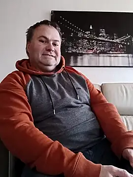 Snapshot of Pourleplasirs chatting on 9, 3, 2025 Pourleplasirs online show from 9, 3, 2025