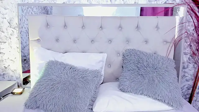 Ariana greenblat online show from 9, 10, 2025