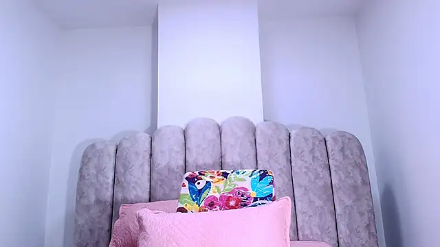 Snapshot of sharlott_miller chatting on 4, 12, 2025 sharlott miller online show from 4, 12, 2025