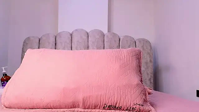 Snapshot of sharlott_miller chatting on 14, 1, 2026 sharlott miller online show from 14, 1, 2026