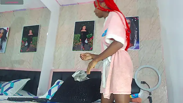 k stormi  online show from 13, 10, 2025