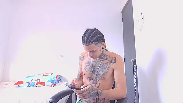 hot man05 online show from 5, 2, 2026