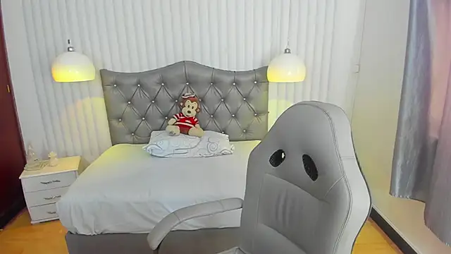 Snapshot of mia_vanucci1 chatting on 30, 9, 2025 mia vanucci1 online show from 30, 9, 2025