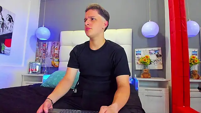 Thomas May4rs online show from 11, 3, 2025