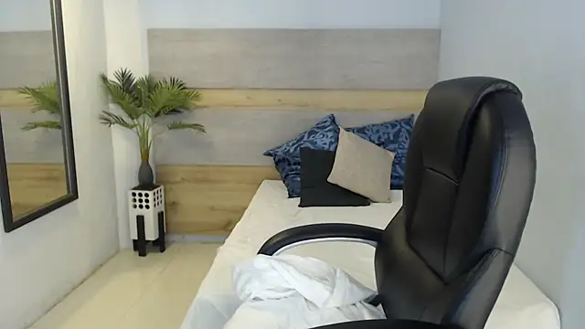 brendathompson  online show from 20, 9, 2025