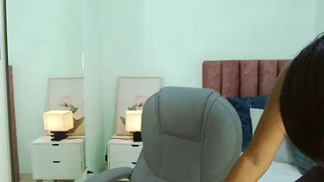 brendathompson  online show from 13, 11, 2025