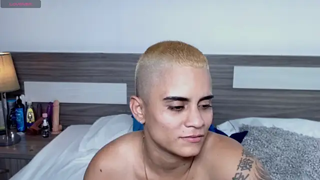 Liiamthompson online show from 10, 1, 2026