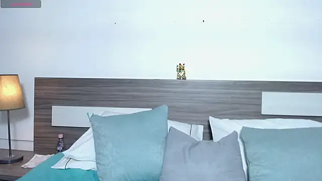 Liiamthompson online show from 10, 2, 2026