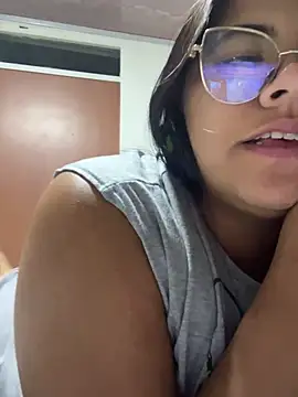Snapshot of viccky_vick chatting on 12, 2, 2025 viccky vick online show from 12, 2, 2025