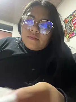 Snapshot of viccky_vick chatting on 15, 2, 2025 viccky vick online show from 15, 2, 2025