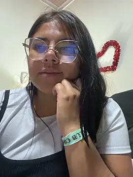 Snapshot of viccky_vick chatting on 10, 3, 2025 viccky vick online show from 10, 3, 2025