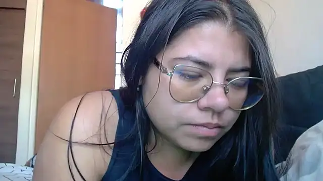 Snapshot of viccky_vick chatting on 11, 9, 2025 viccky vick online show from 11, 9, 2025