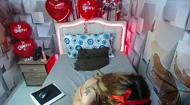 nicolee millerr online show from 14, 2, 2025