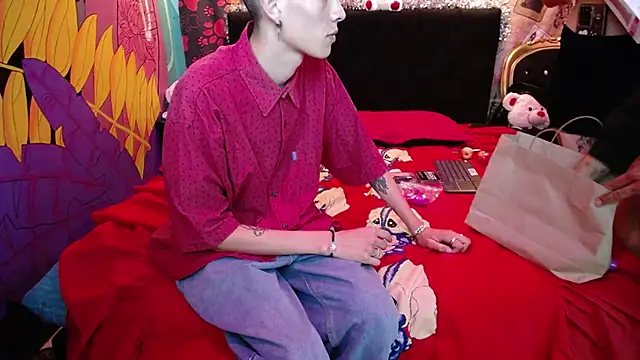 SimonAndJocelyn online show from 15, 2, 2025