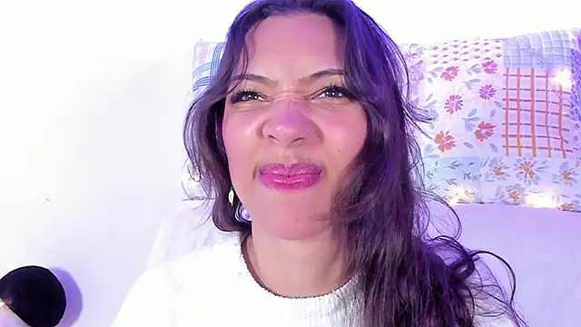 Miss veronicaa2 online show from 28, 2, 2025