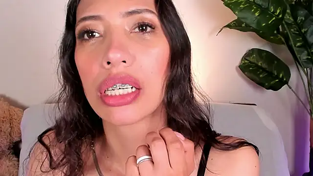 Miss veronicaa2 online show from 22, 5, 2026