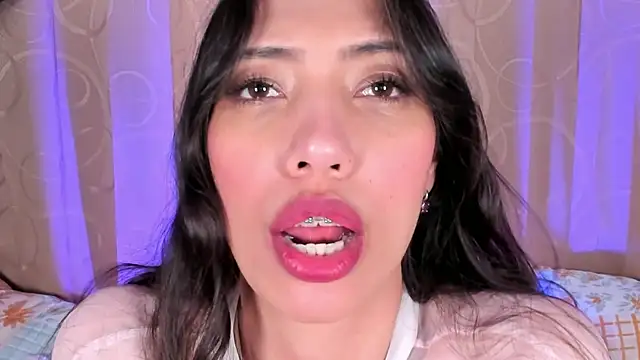 Snapshot of Miss_veronicaa2 chatting on 25, 6, 2026 Miss veronicaa2 online show from 25, 6, 2026