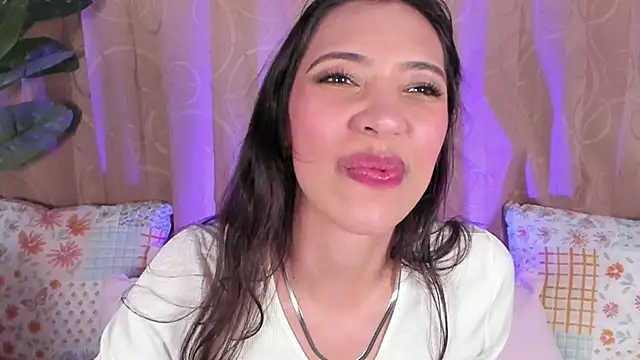 Snapshot of Miss_veronicaa2 chatting on 1, 7, 2026 Miss veronicaa2 online show from 1, 7, 2026