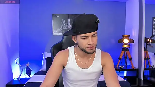 Max Conor1 online show from 9, 10, 2025