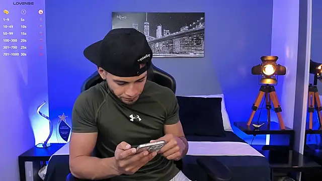 Max Conor1 online show from 11, 10, 2025