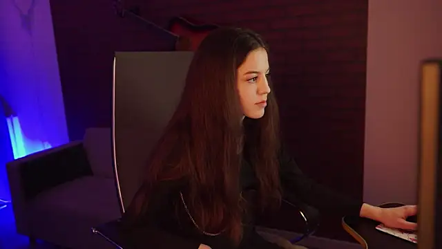 MilaStoyne online show from 12, 3, 2025