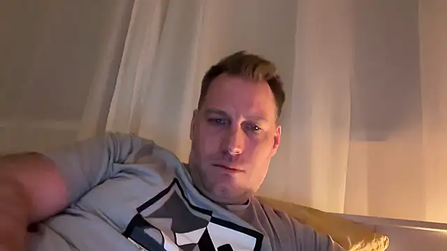 Christian87xxx online show from 13, 12, 2025