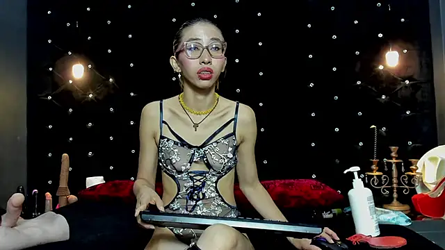 Snapshot of Mara_Gonzalez chatting on 12, 7, 2026 Mara Gonzalez online show from 12, 7, 2026