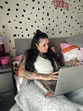 Snapshot of tempzzz12 chatting on 1, 8, 2026 tempzzz12 online show from 1, 8, 2026
