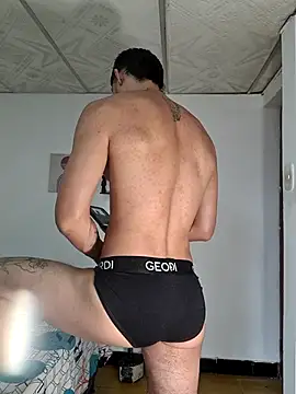 Snapshot of Niick01_ chatting on 16, 10, 2025 Niick01 online show from 16, 10, 2025